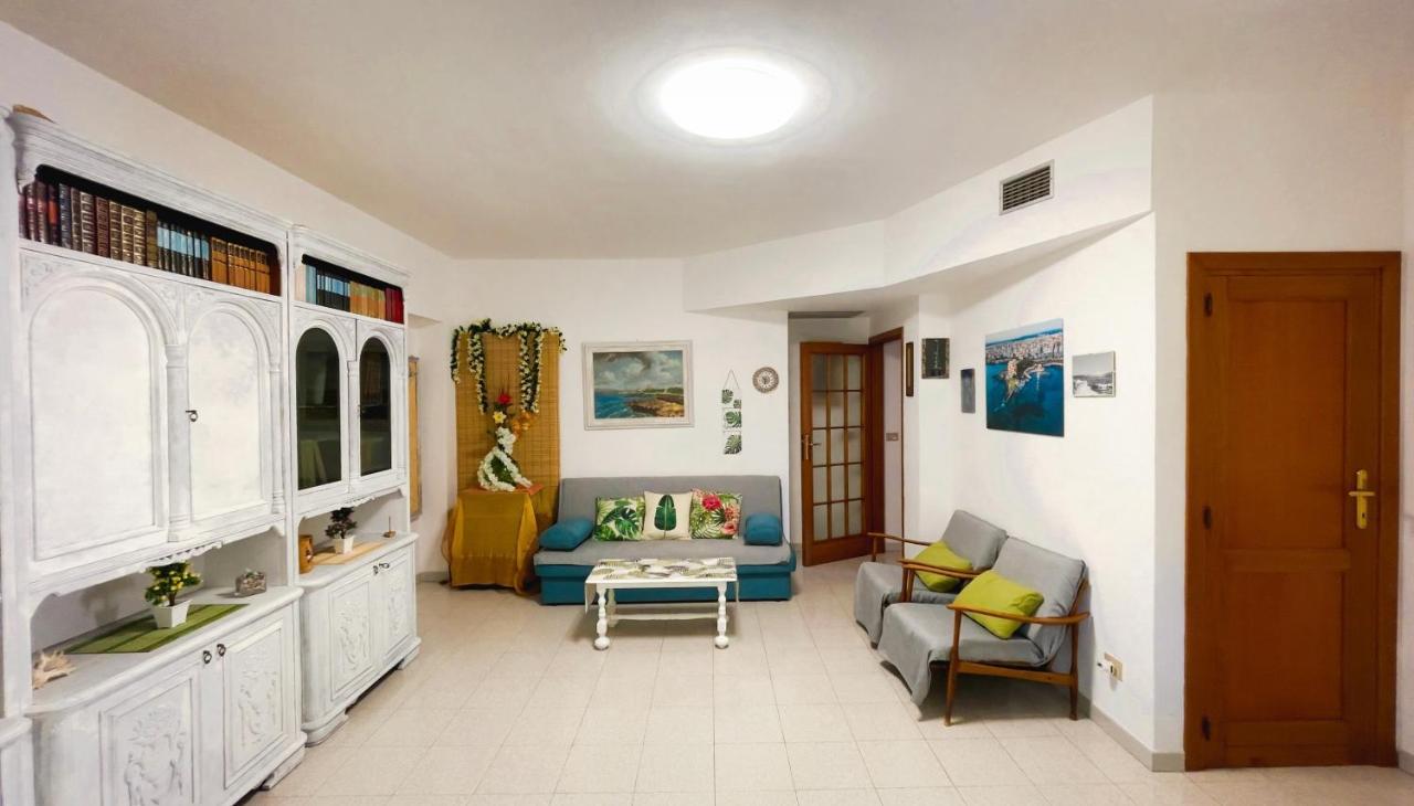 Vila L'Hibiscus Di Lucia Alghero Exteriér fotografie